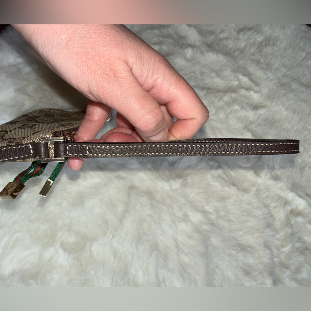 Gucci Beige/Brown GG Canvas Wristlet with Green/Red Bow - Picture 7 of 9